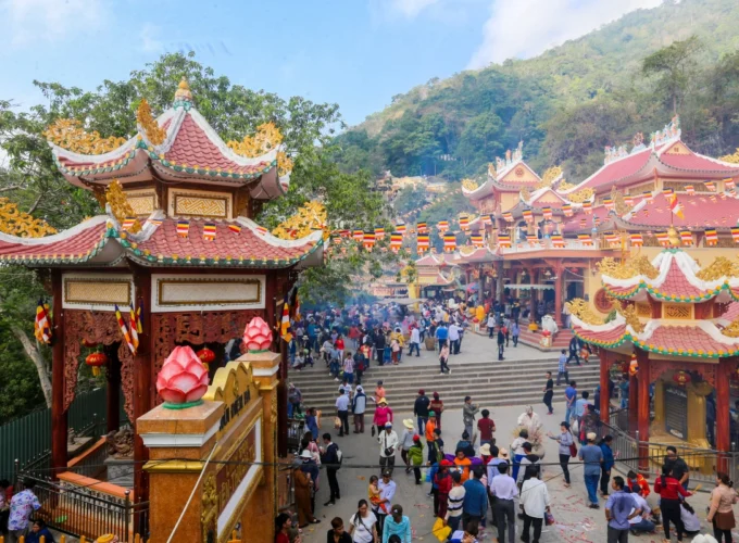 Chùa bà (linh sơn tiên thạch tự)